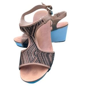 Dr. Scholl’s “Wiley” Women’s Tan & White Platform Sandals 9M